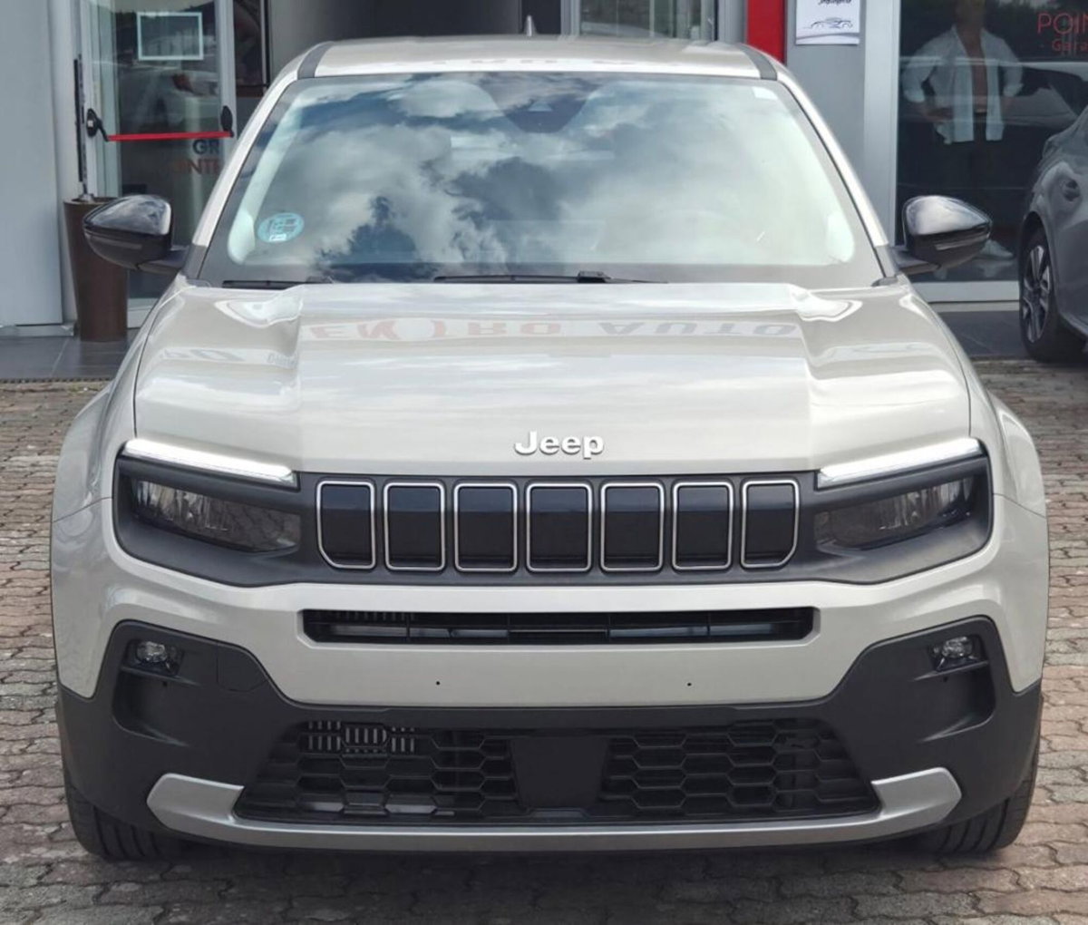 Jeep Avenger 1.2 turbo Altitude fwd 100cv (3)