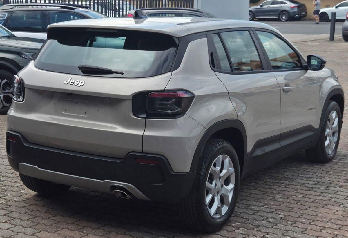 Jeep Avenger 1.2 turbo Altitude fwd 100cv (5)