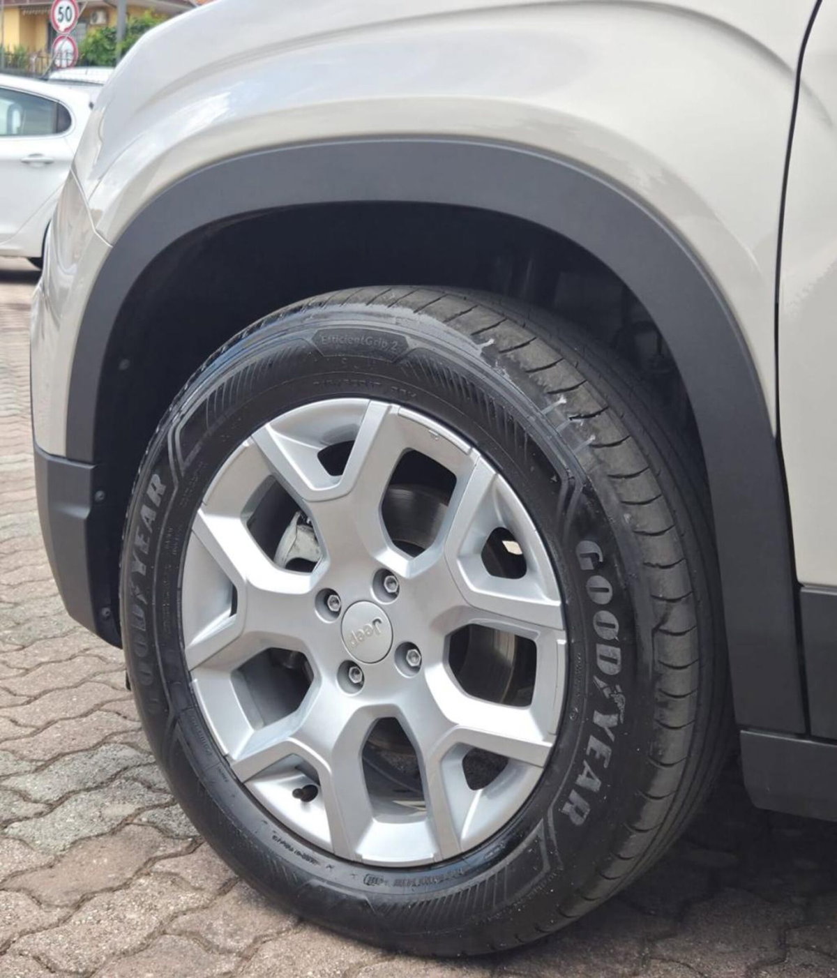 Jeep Avenger 1.2 turbo Altitude fwd 100cv (9)