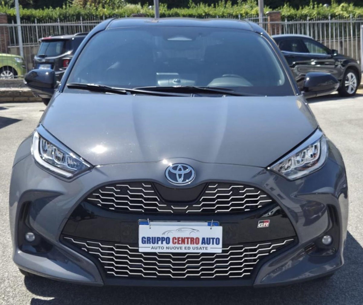 Toyota Yaris 1.5 Hybrid 5 porte GR-S (2)