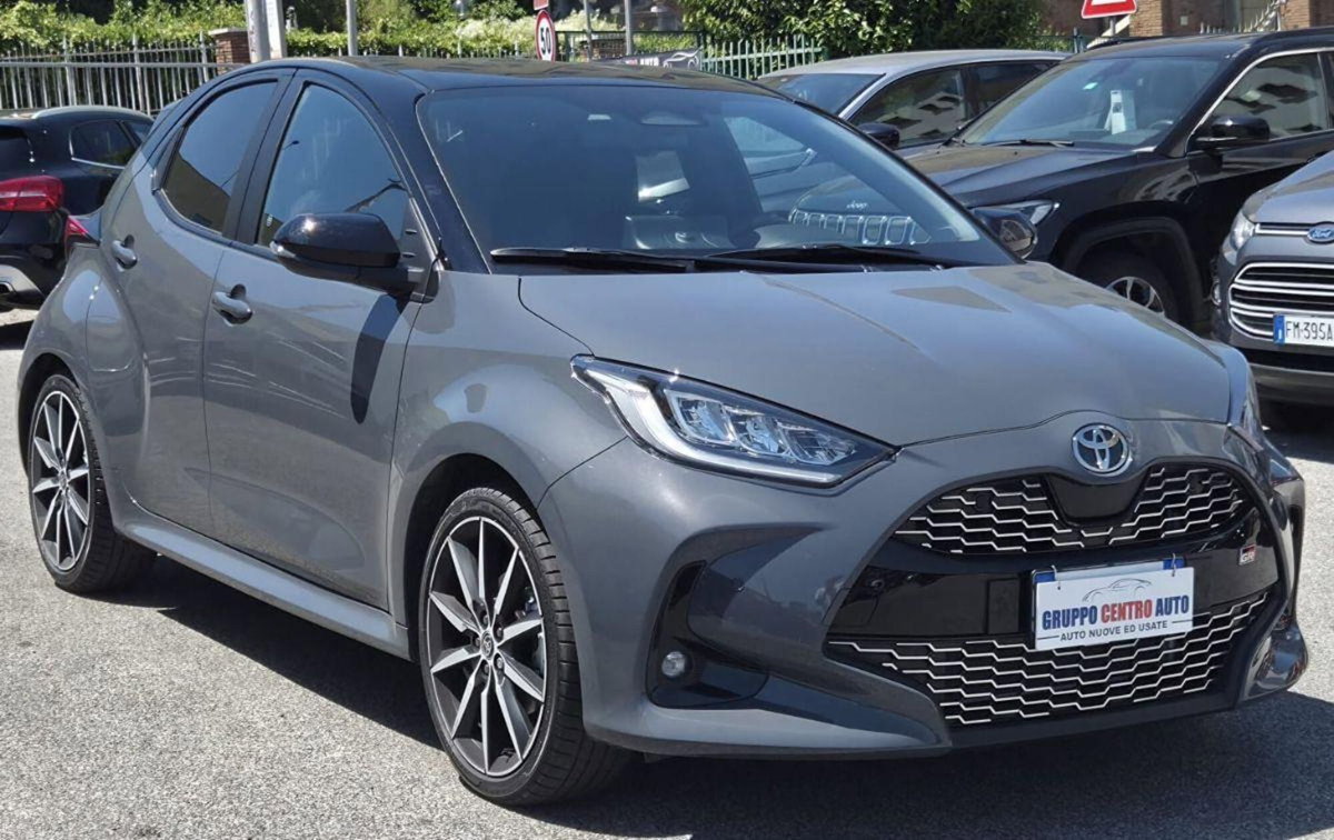 Toyota Yaris 1.5 Hybrid 5 porte GR-S (3)