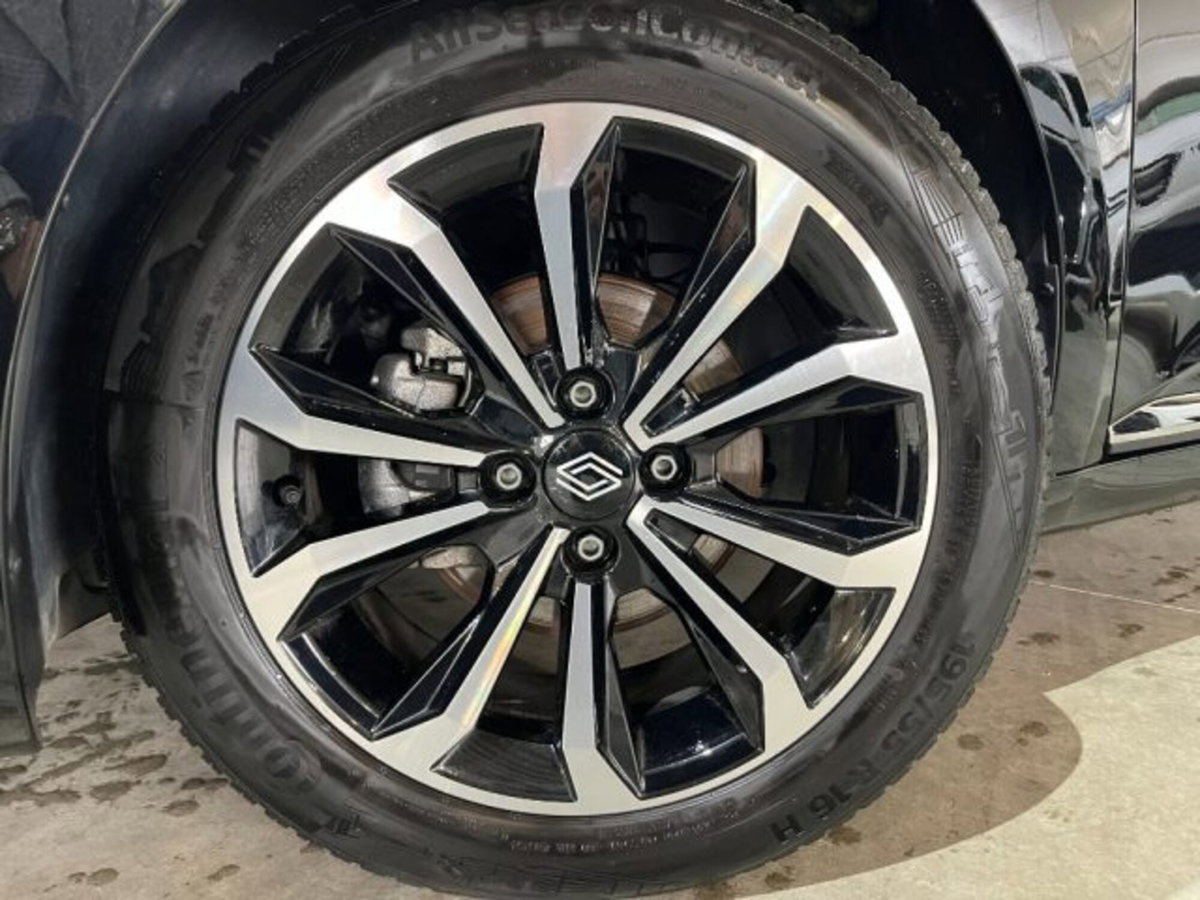 Renault Clio 1.0 tce Techno Gpl 100cv (8)