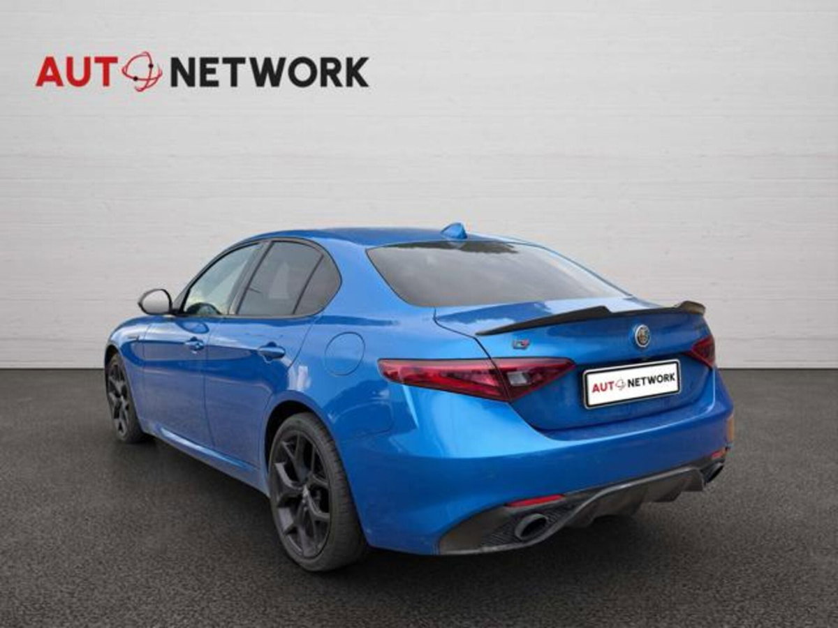 Alfa Romeo Giulia 2.2 Turbodiesel 210 CV AT8 AWD Q4 Veloce Ti (4)