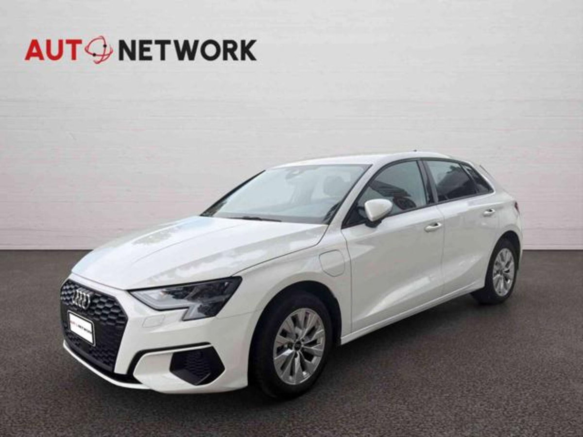 Audi A3 Sportback 40 TFSI e S tronic Business Advanced (3)