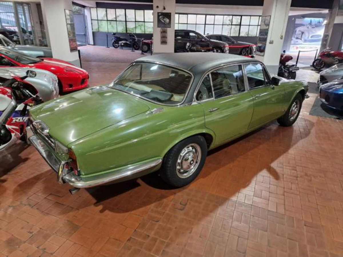 Jaguar XJ6 4.2 (12)