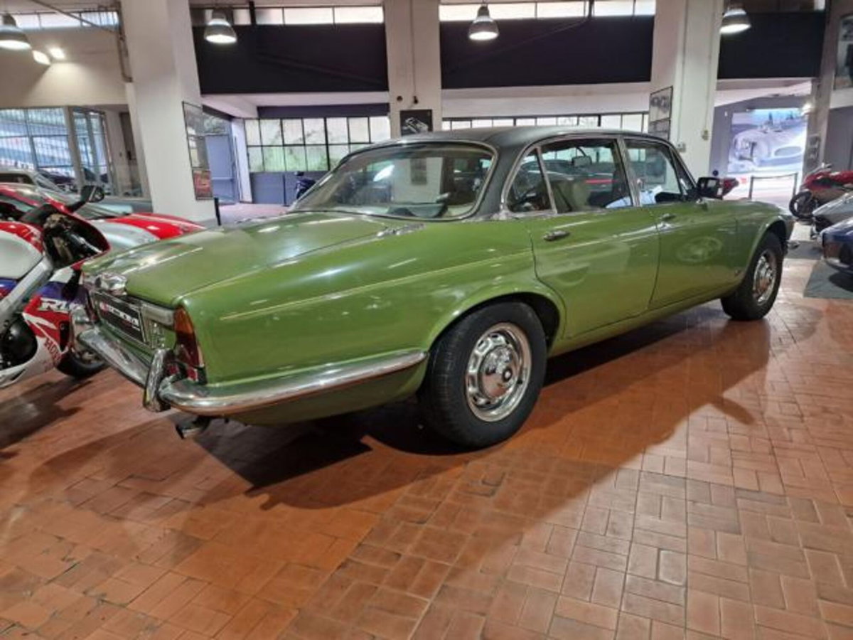 Jaguar XJ6 4.2 (17)