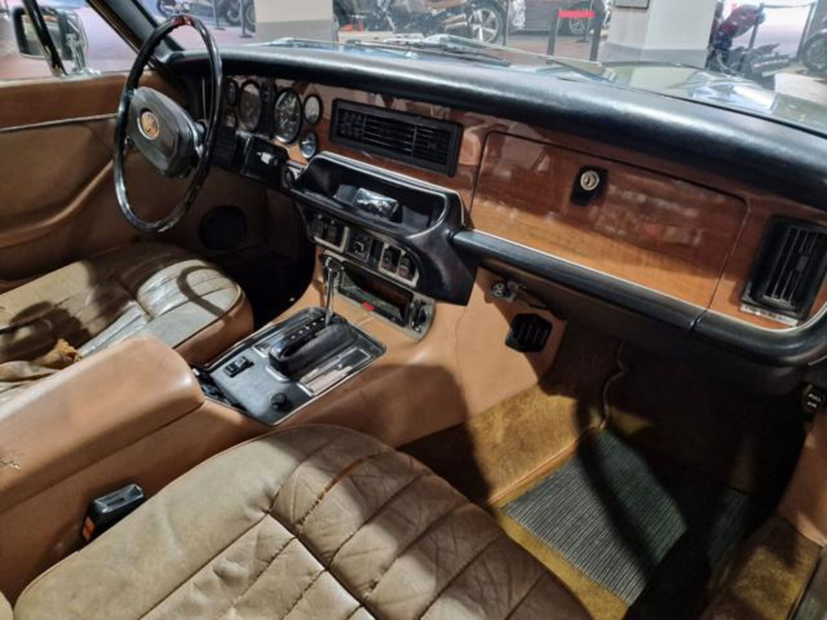 Jaguar XJ6 4.2 (9)