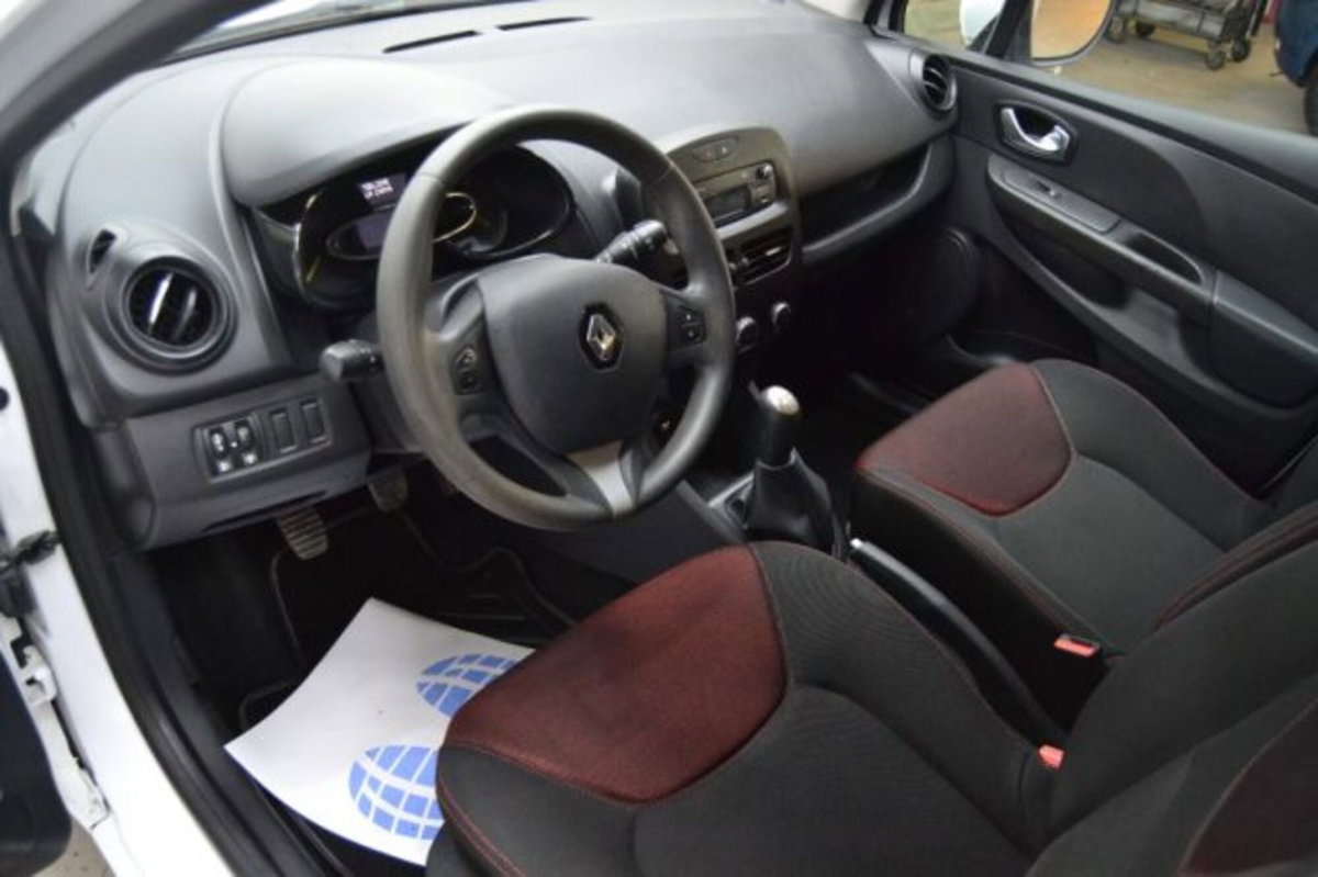 Renault Clio 1.2 75 CV 5 porte Duel (10)