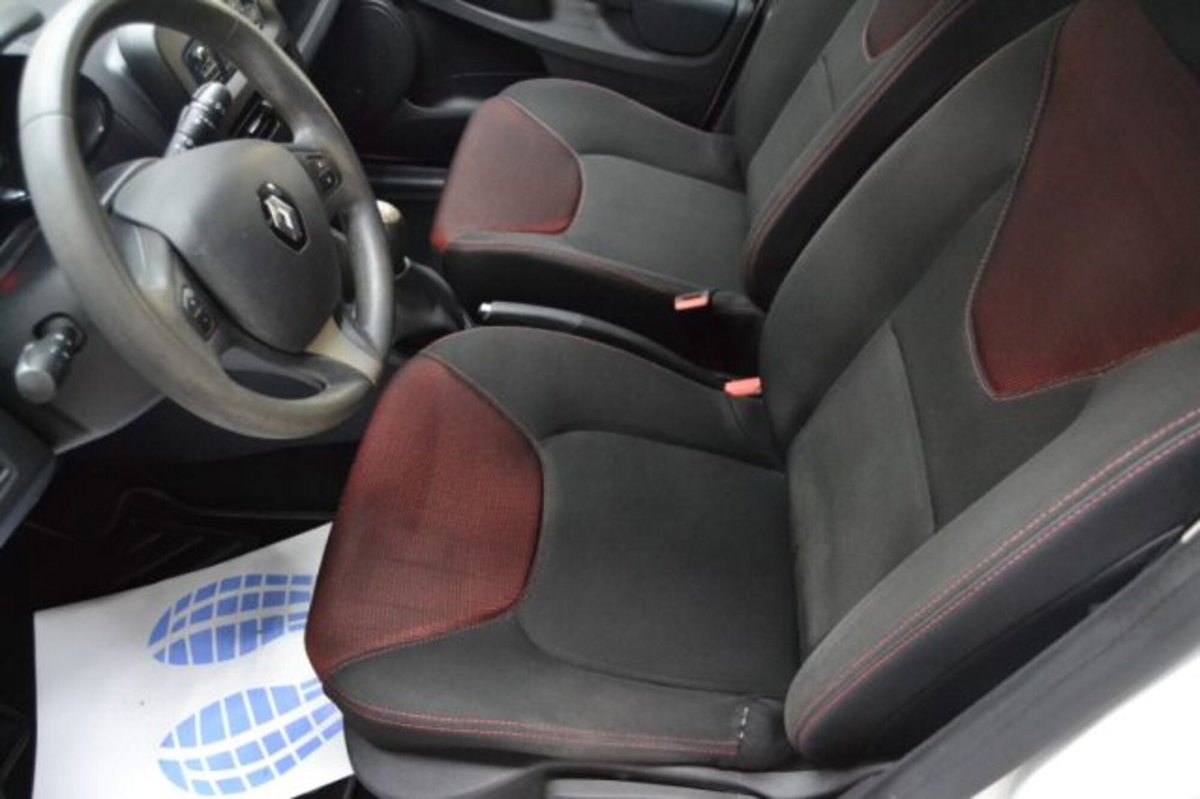 Renault Clio 1.2 75 CV 5 porte Duel (12)