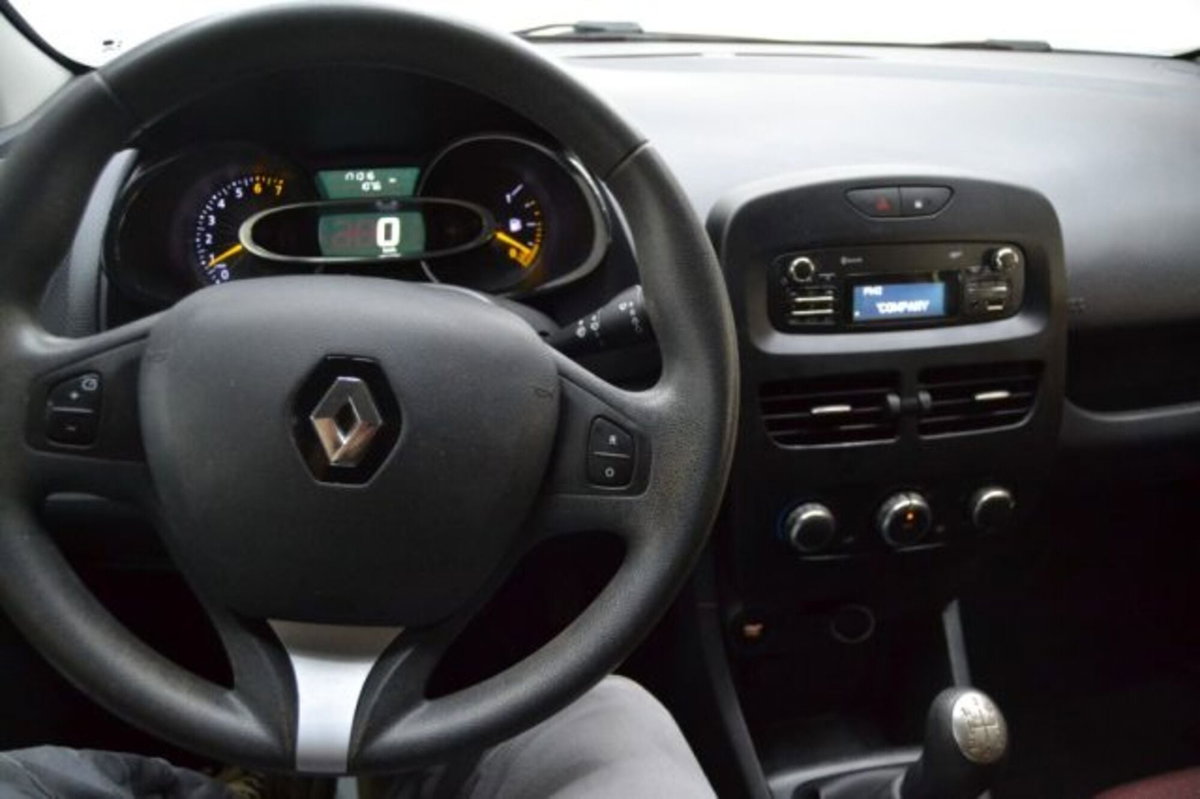 Renault Clio 1.2 75 CV 5 porte Duel (14)