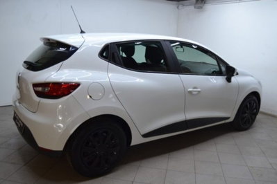 Renault Clio 1.2 75 CV 5 porte Duel (4)