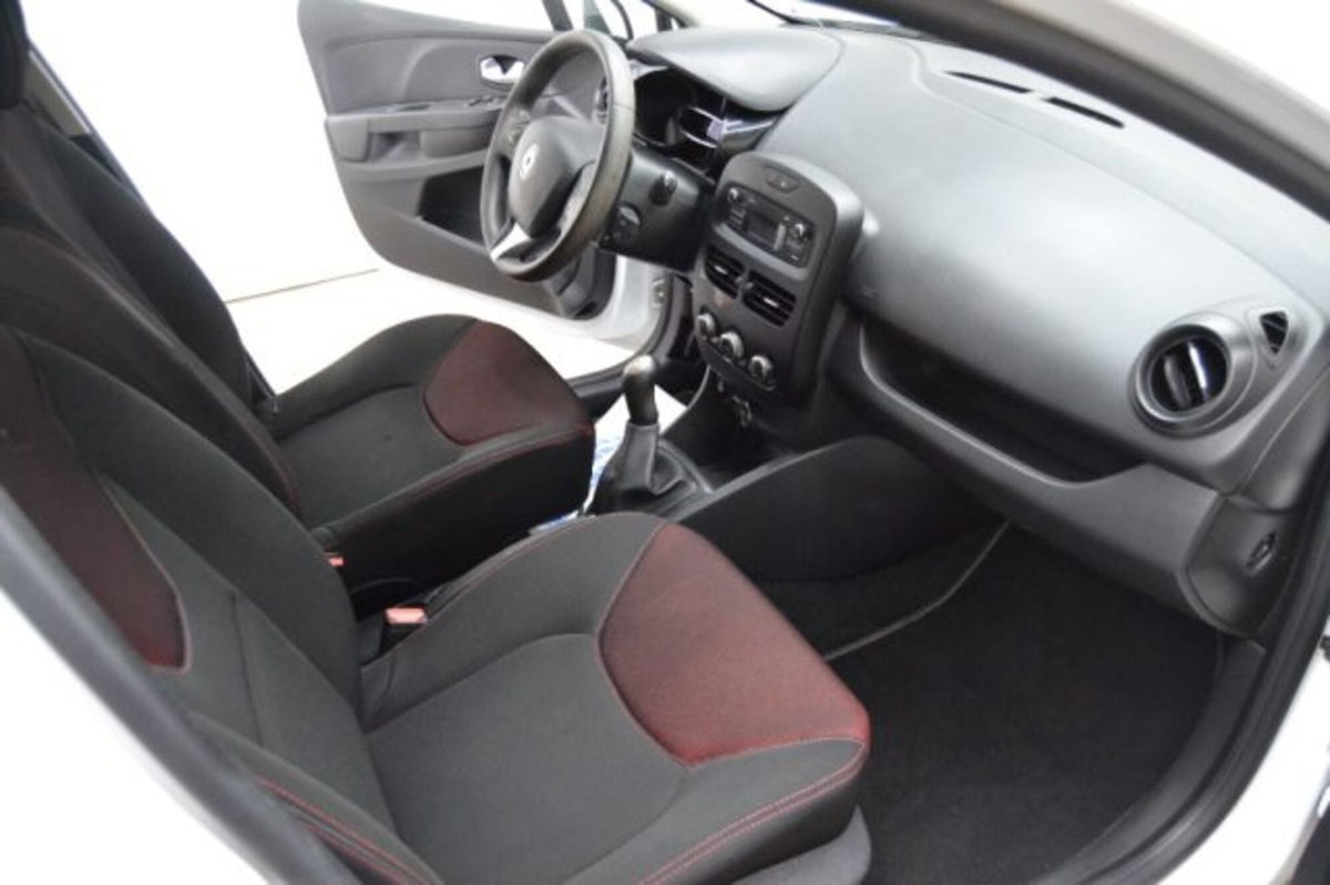 Renault Clio 1.2 75 CV 5 porte Duel (7)