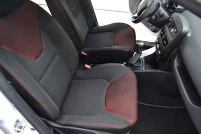 Renault Clio 1.2 75 CV 5 porte Duel (8)