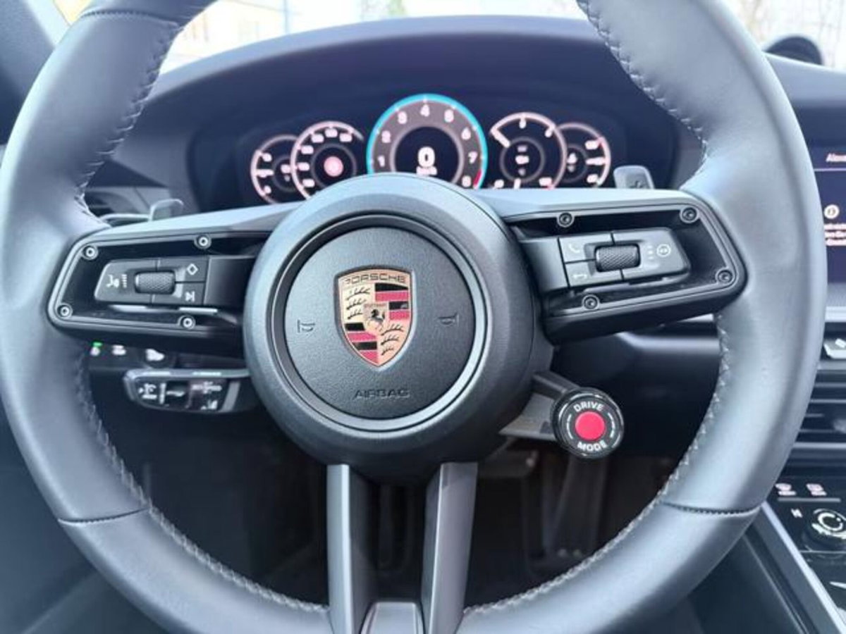 Porsche 911 Cabrio Targa 3.0 4 GTS (13)
