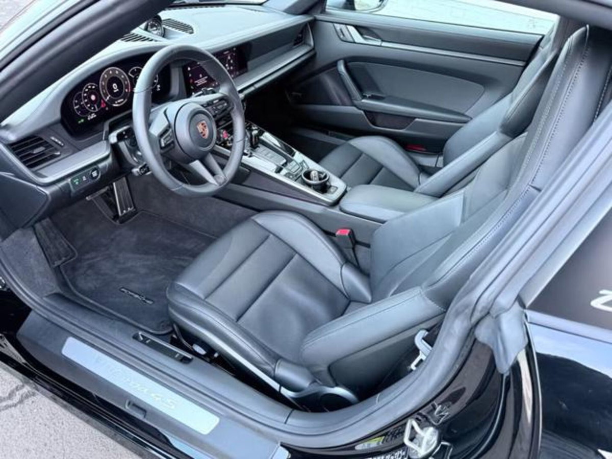 Porsche 911 Cabrio Targa 3.0 4 GTS (15)
