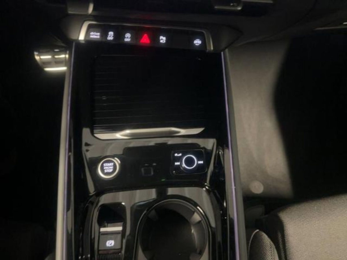 Audi Q3 Sportback 2.0 tdi S line edition 150cv s-tronic (15)