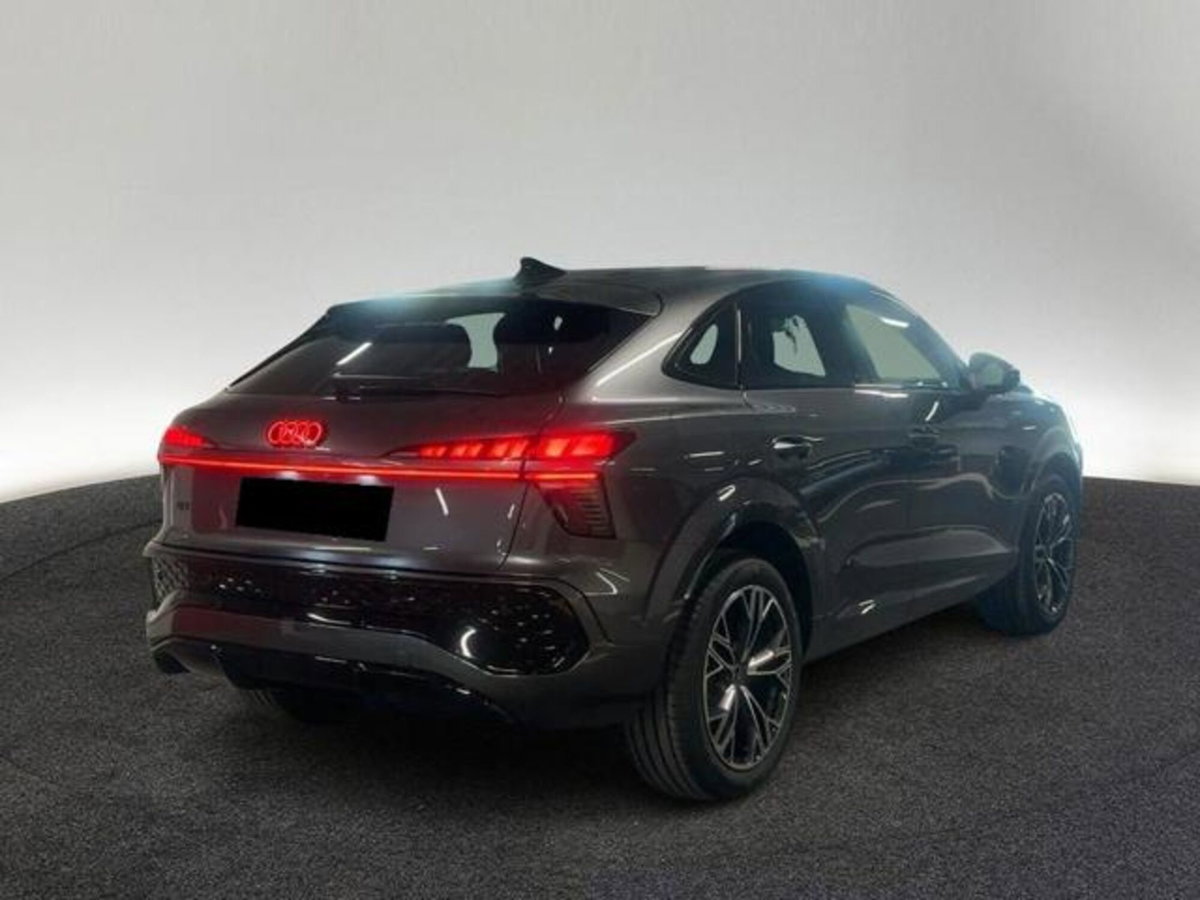 Audi Q3 Sportback 2.0 tdi S line edition 150cv s-tronic (3)