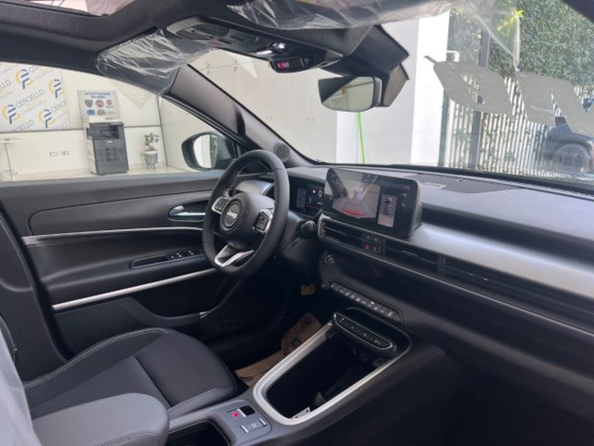Jeep Avenger 1.2 turbo Summit fwd 100cv (13)