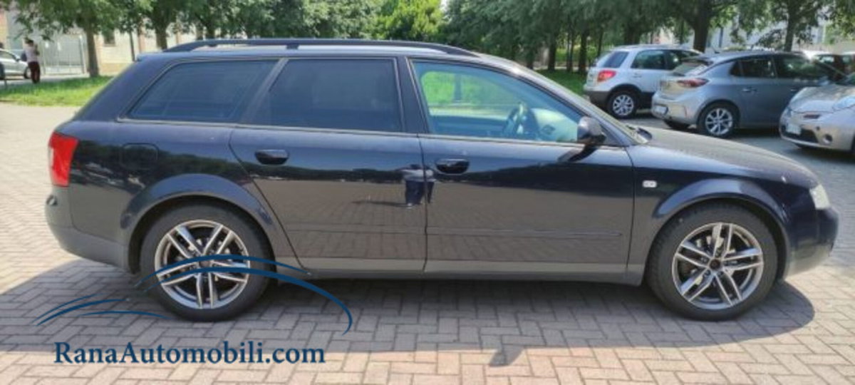 Audi A4 Avant 2.0 20V (2)