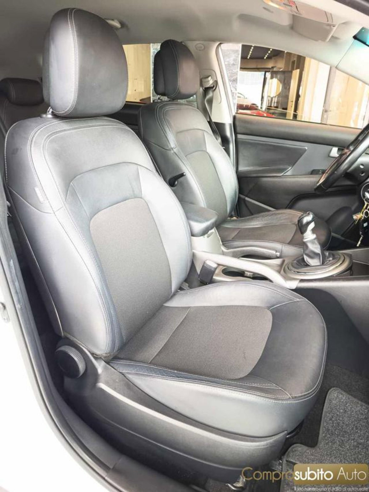 Kia Sportage 1.7 CRDI VGT 2WD high tech (12)