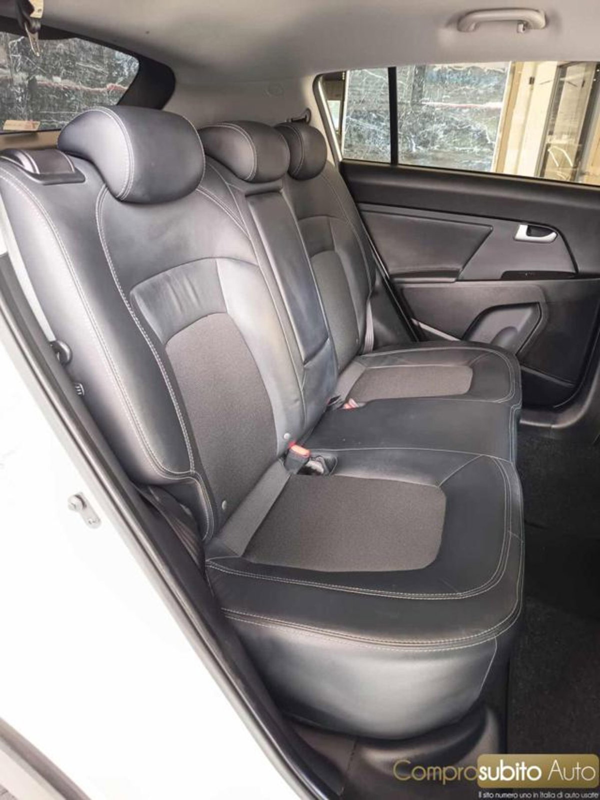Kia Sportage 1.7 CRDI VGT 2WD high tech (14)