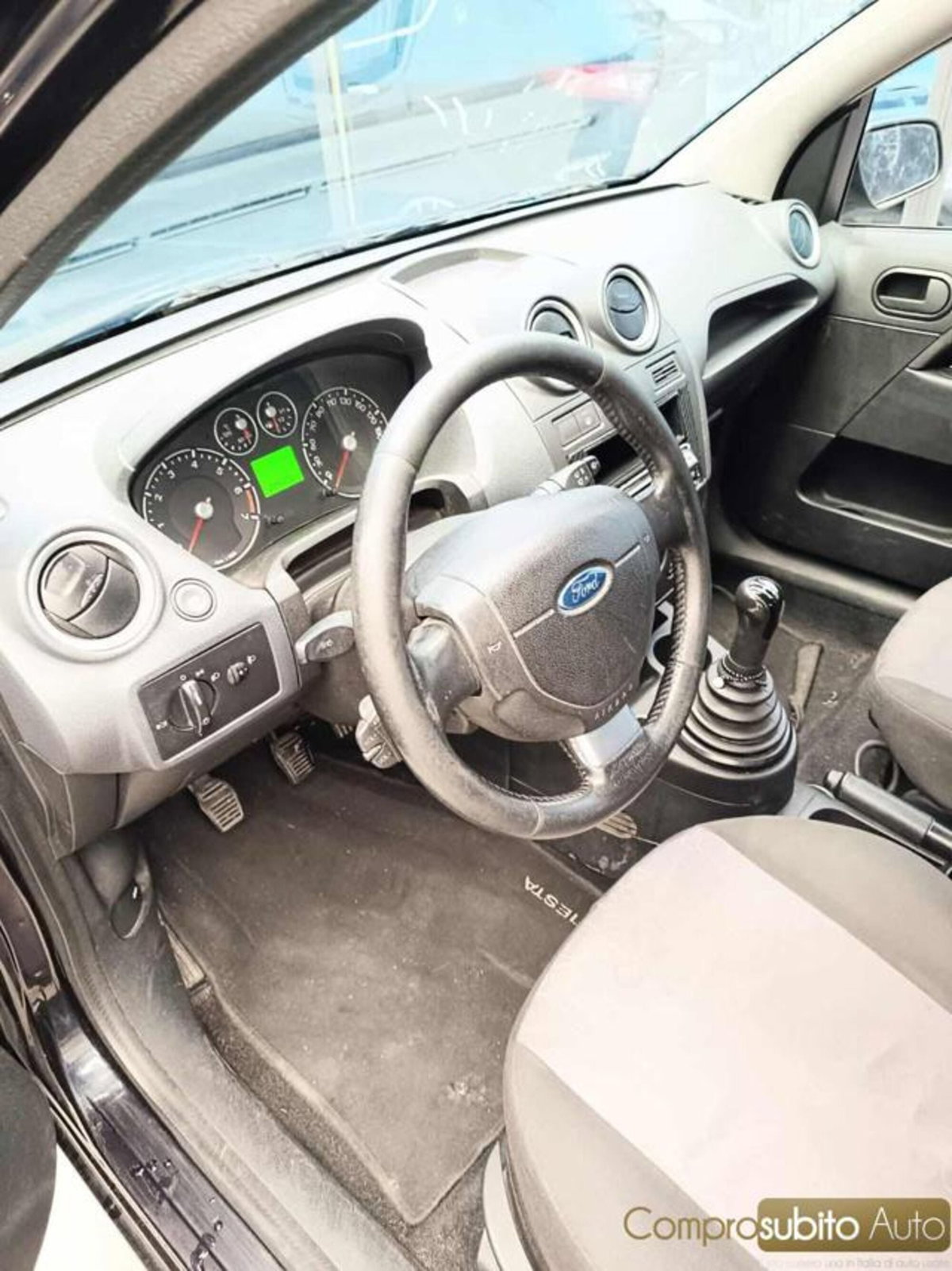 Ford Fiesta 1.2 16V 3p. Titanium (12)