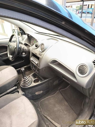 Ford Fiesta 1.2 16V 3p. Titanium (20)
