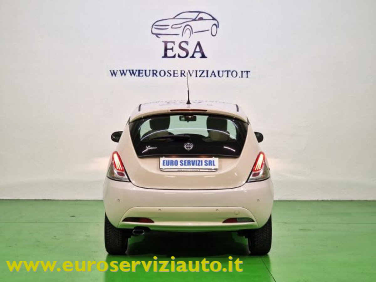 Lancia Ypsilon 1.2 69 CV 5 porte Platinum (10)