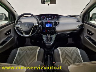 Lancia Ypsilon 1.2 69 CV 5 porte Platinum (14)