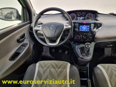 Lancia Ypsilon 1.2 69 CV 5 porte Platinum (15)