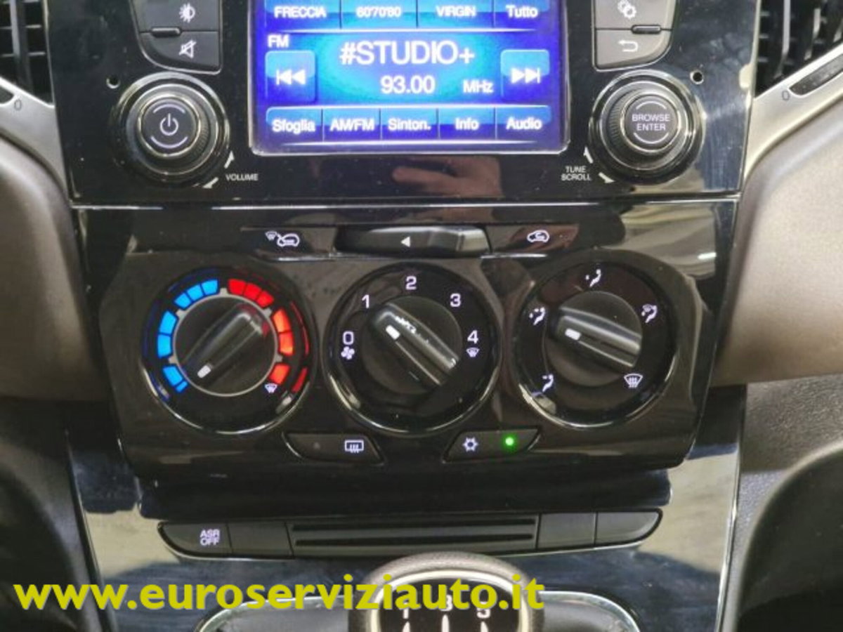 Lancia Ypsilon 1.2 69 CV 5 porte Platinum (19)
