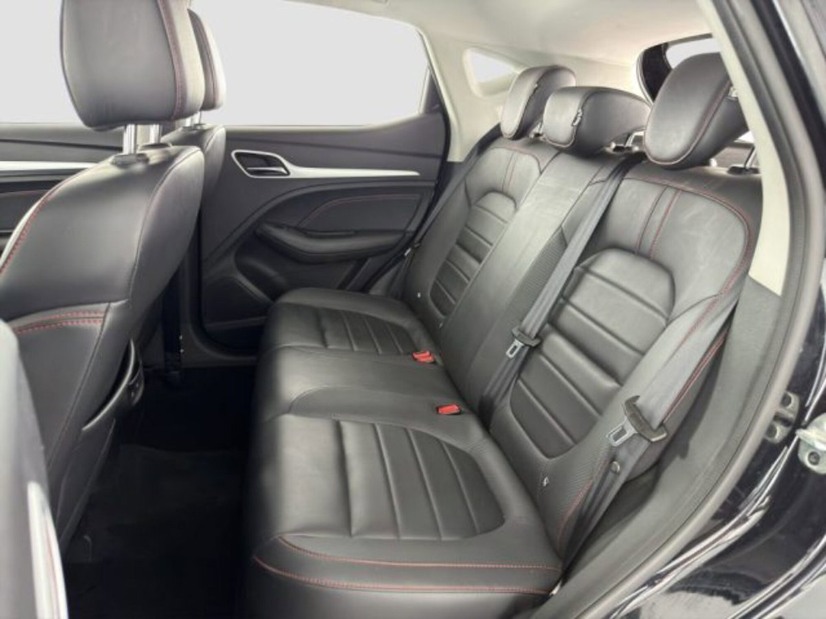 Mg ZS ZS 1.5 Luxury (11)