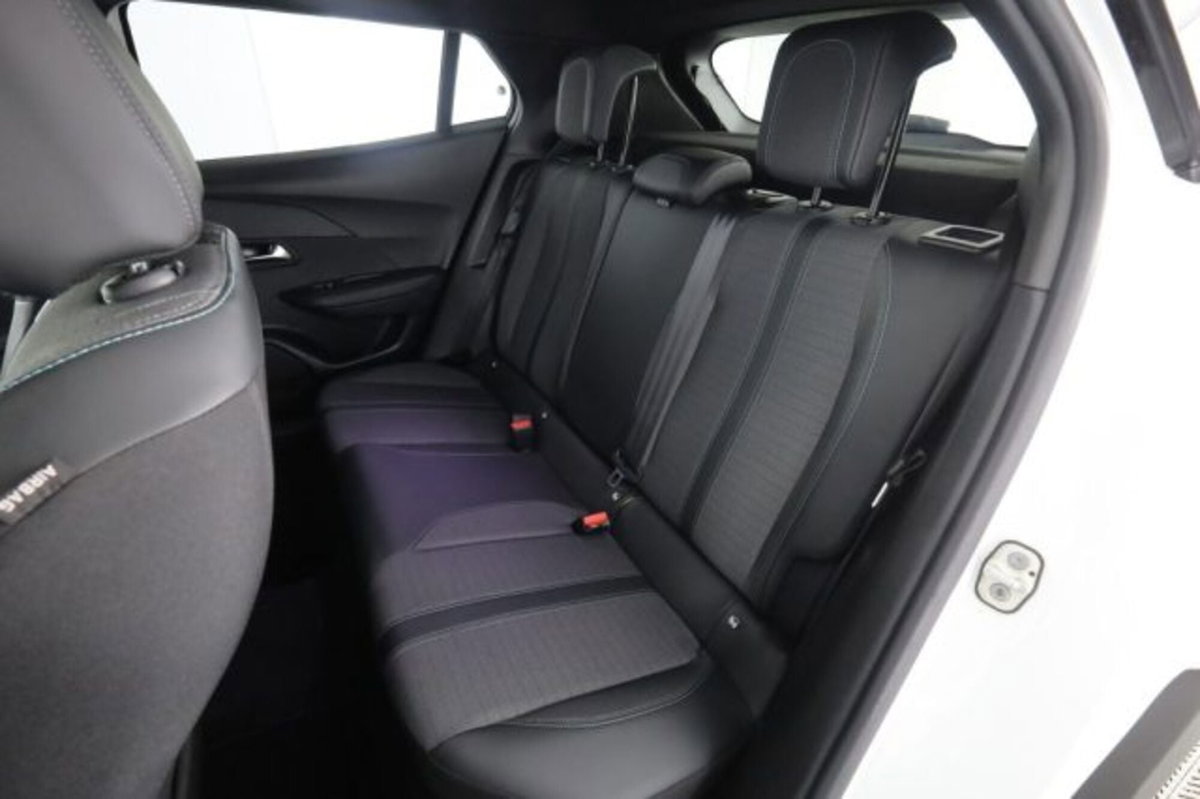 Peugeot 2008 PureTech 100 S&S Allure (3)