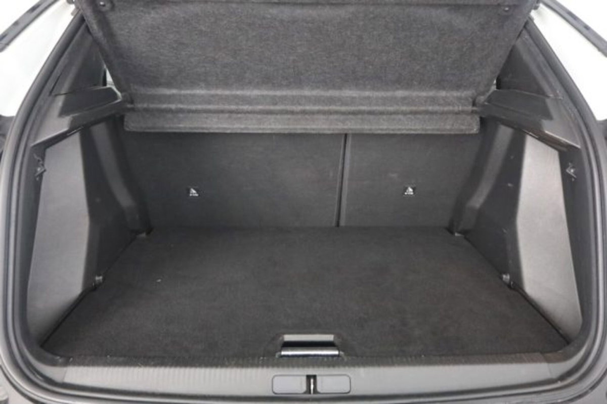 Peugeot 2008 PureTech 100 S&S Allure (6)