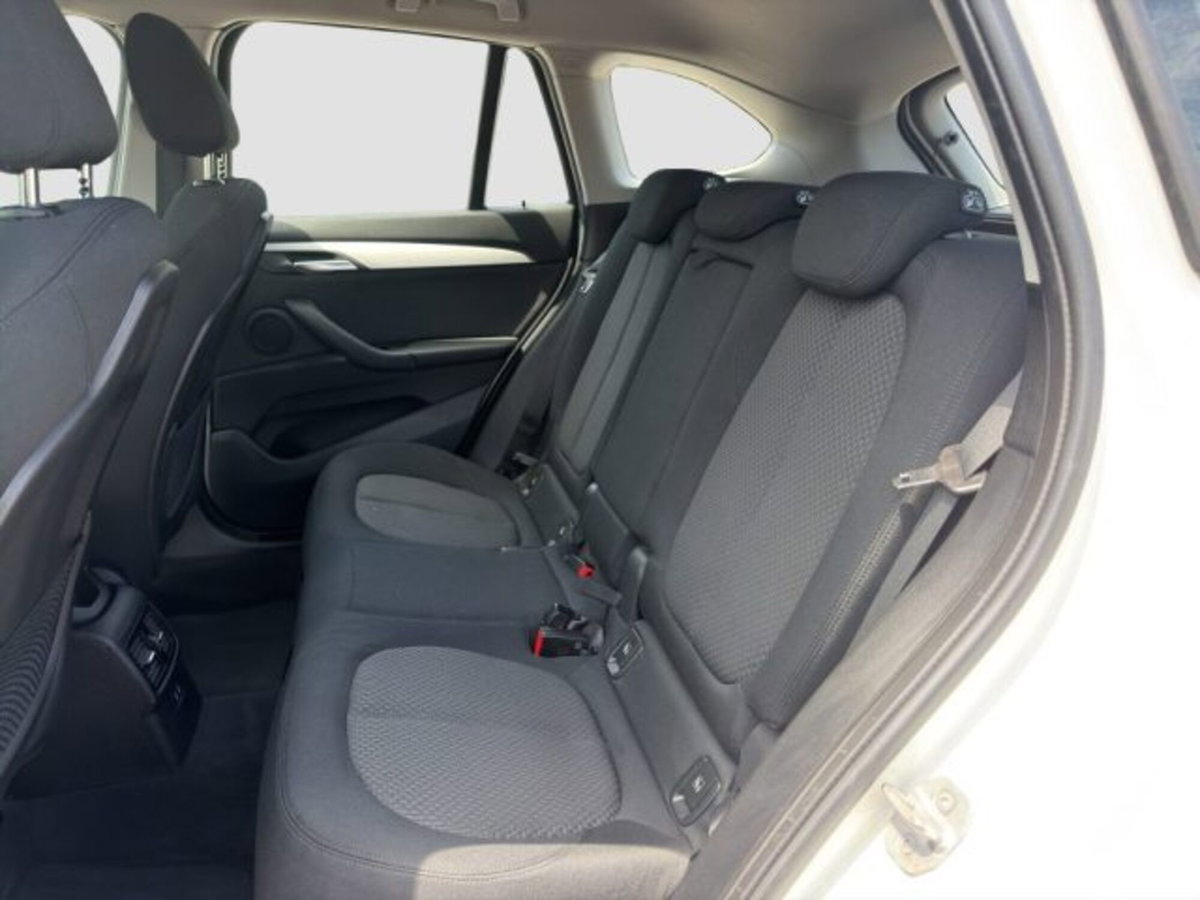 BMW X1 sDrive18d Business Advantage (11)