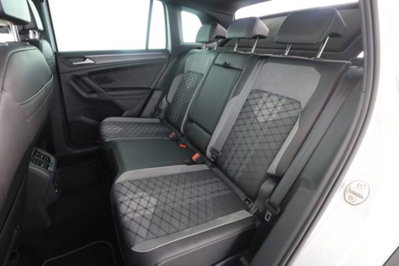 Volkswagen Tiguan 2.0 TDI 150 CV SCR DSG 4MOTION R-Line (3)