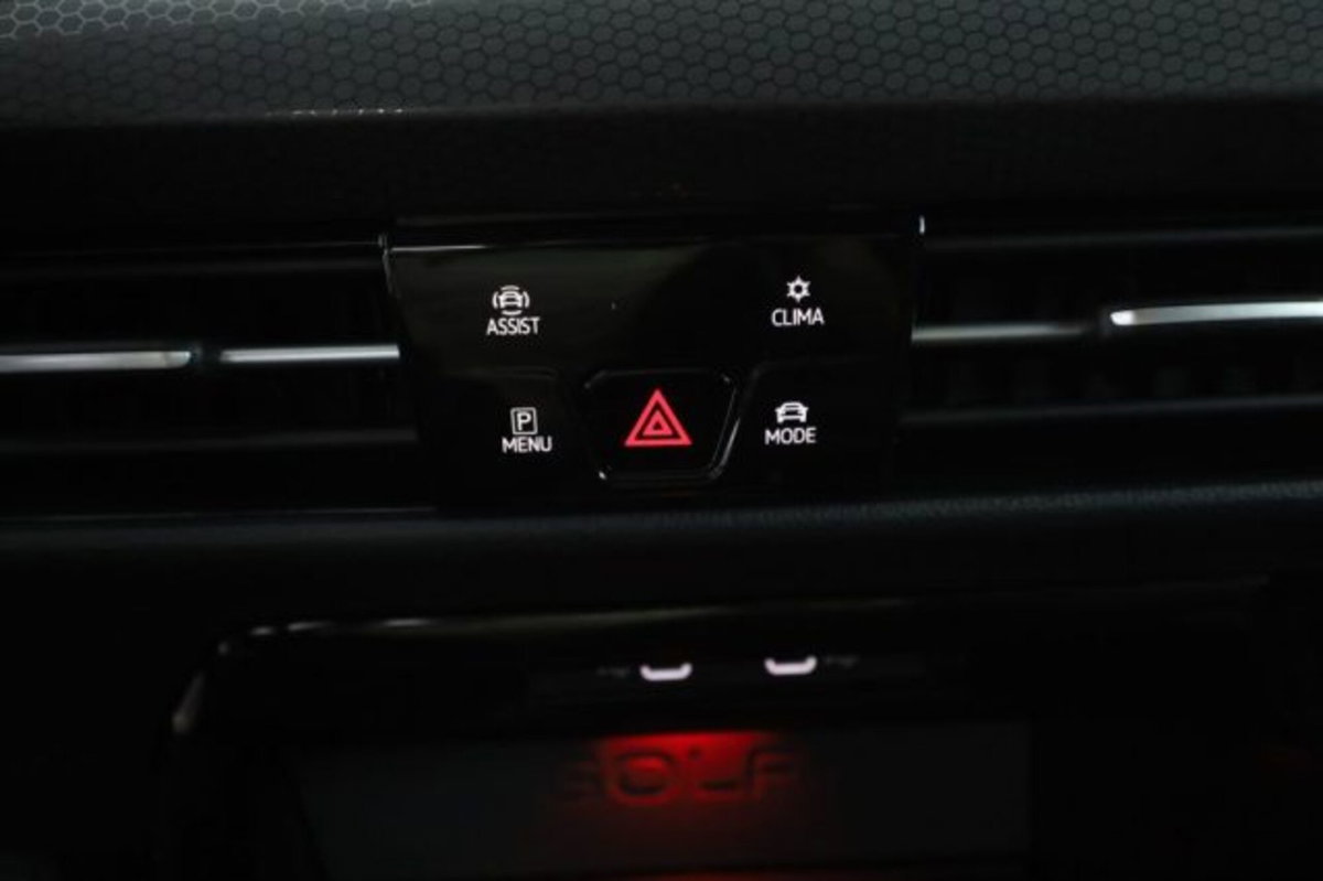 Volkswagen Golf 2.0 TSI GTI DSG (13)
