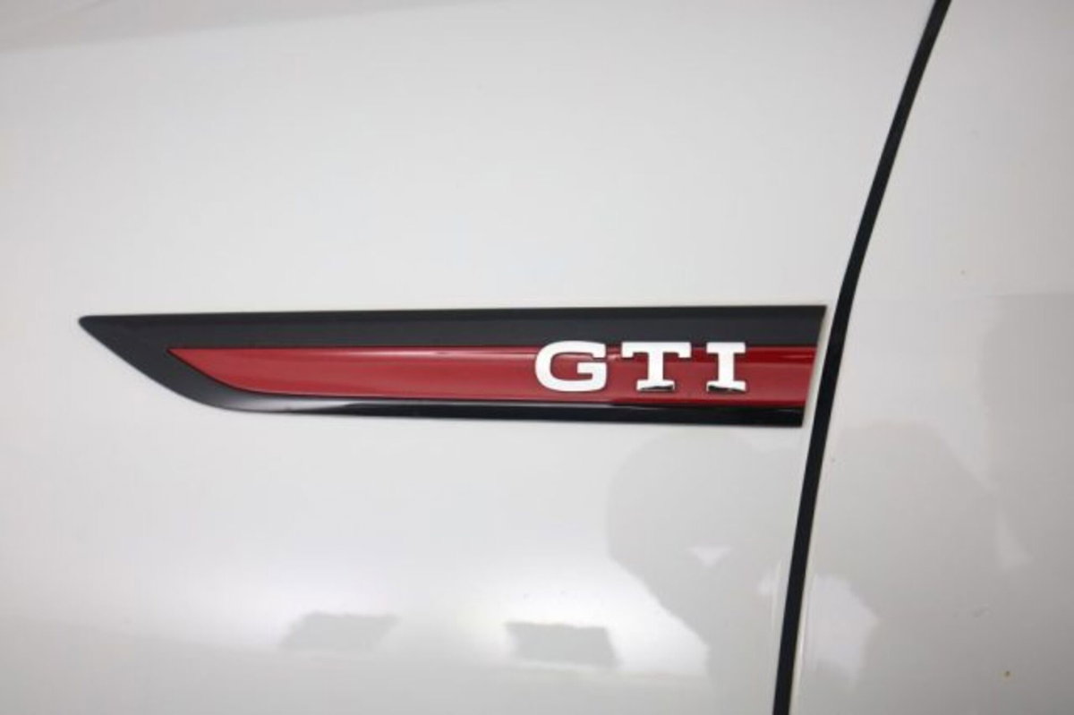 Volkswagen Golf 2.0 TSI GTI DSG (15)