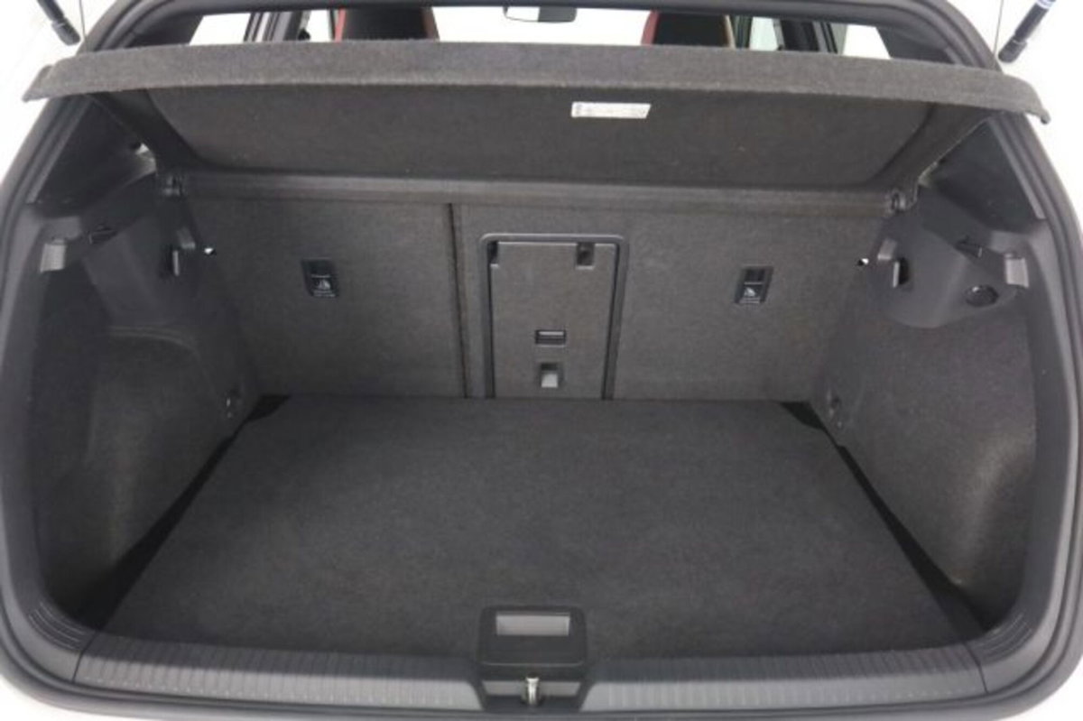 Volkswagen Golf 2.0 TSI GTI DSG (6)