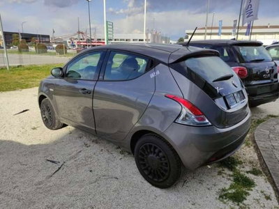 Lancia Ypsilon 1.0 FireFly 5 porte S&S Hybrid Gold Plus (2)