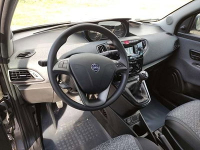 Lancia Ypsilon 1.0 FireFly 5 porte S&S Hybrid Gold Plus (3)