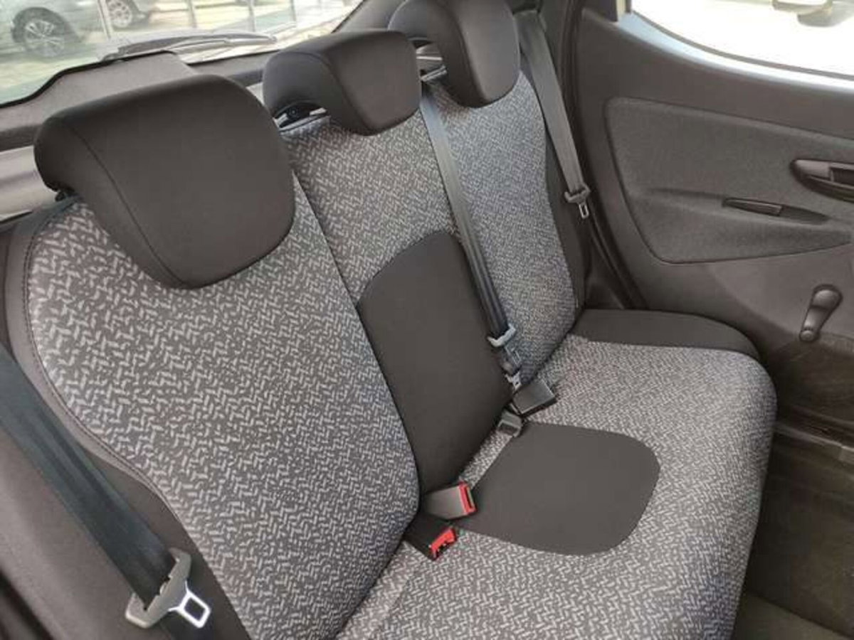 Lancia Ypsilon 1.0 FireFly 5 porte S&S Hybrid Gold Plus (4)