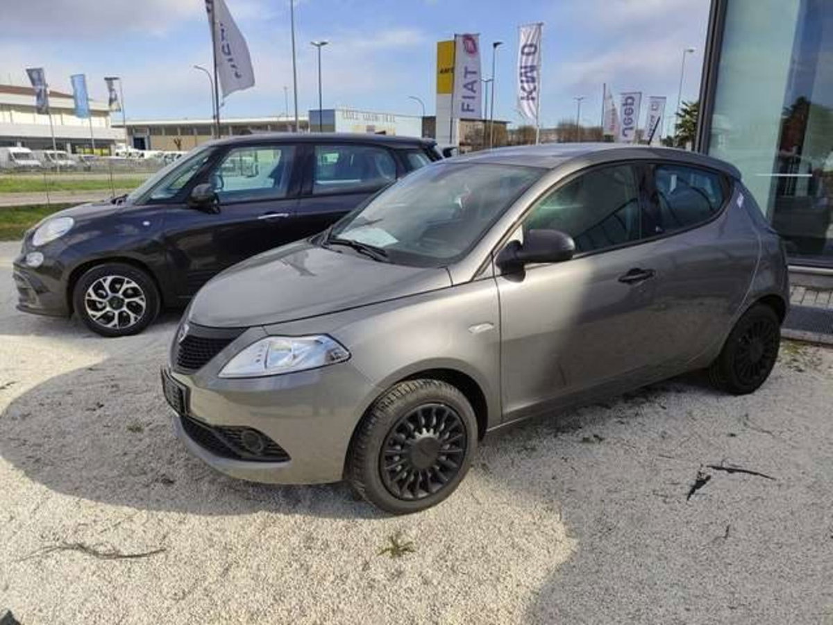 Lancia Ypsilon 1.0 FireFly 5 porte S&S Hybrid Gold Plus (7)