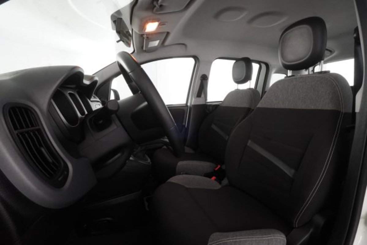 Fiat Panda 1.0 FireFly S&S Hybrid City Cross (10)