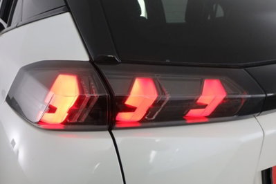 Peugeot 2008 PureTech 100 S&S Allure (10)