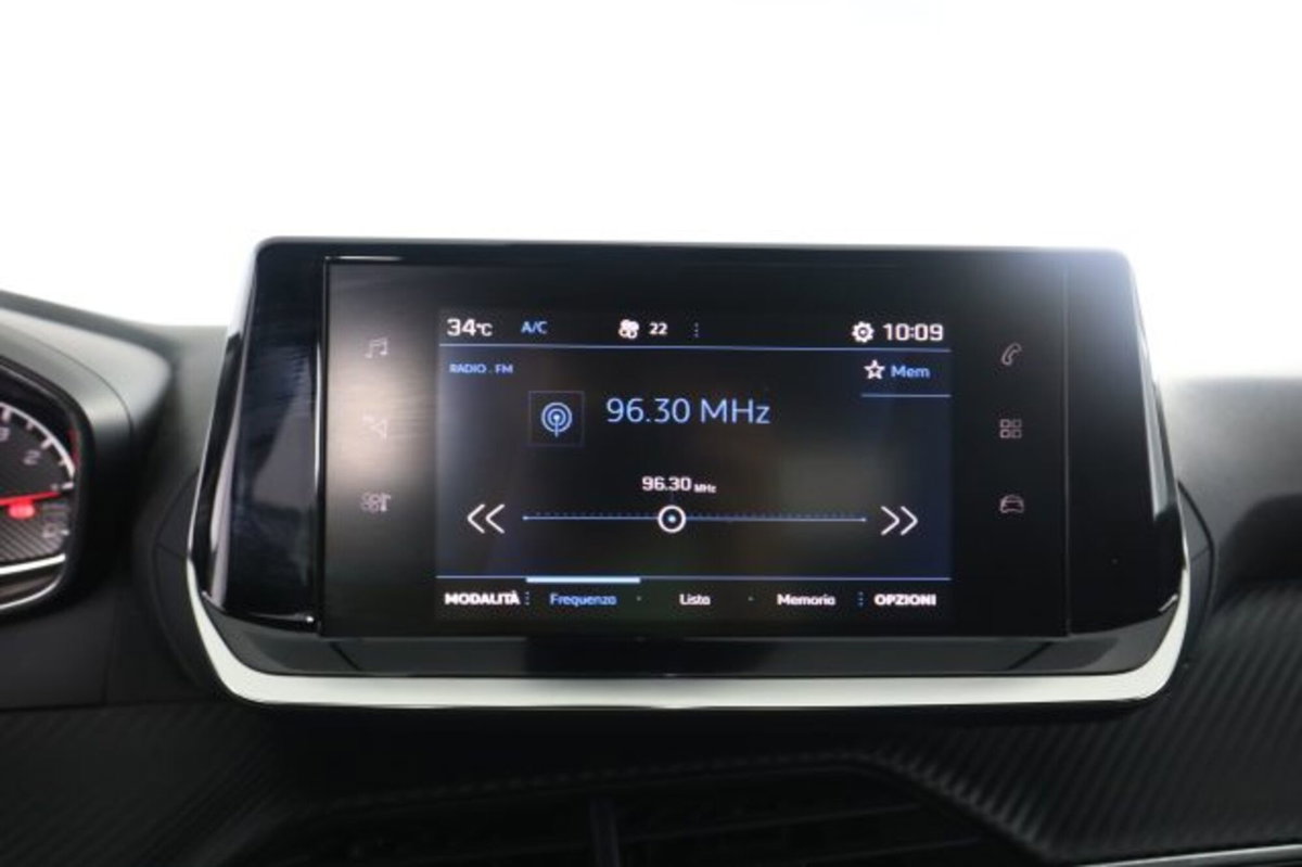 Peugeot 2008 PureTech 100 S&S Allure (11)