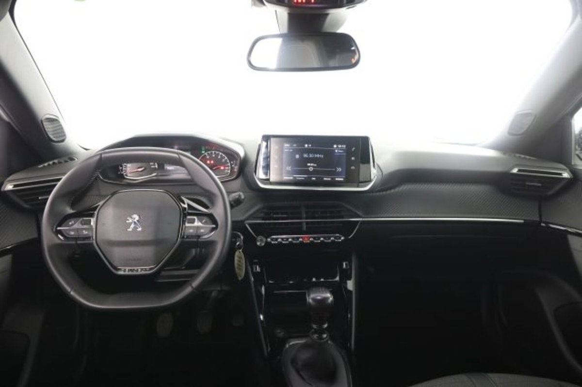 Peugeot 2008 PureTech 100 S&S Allure (4)