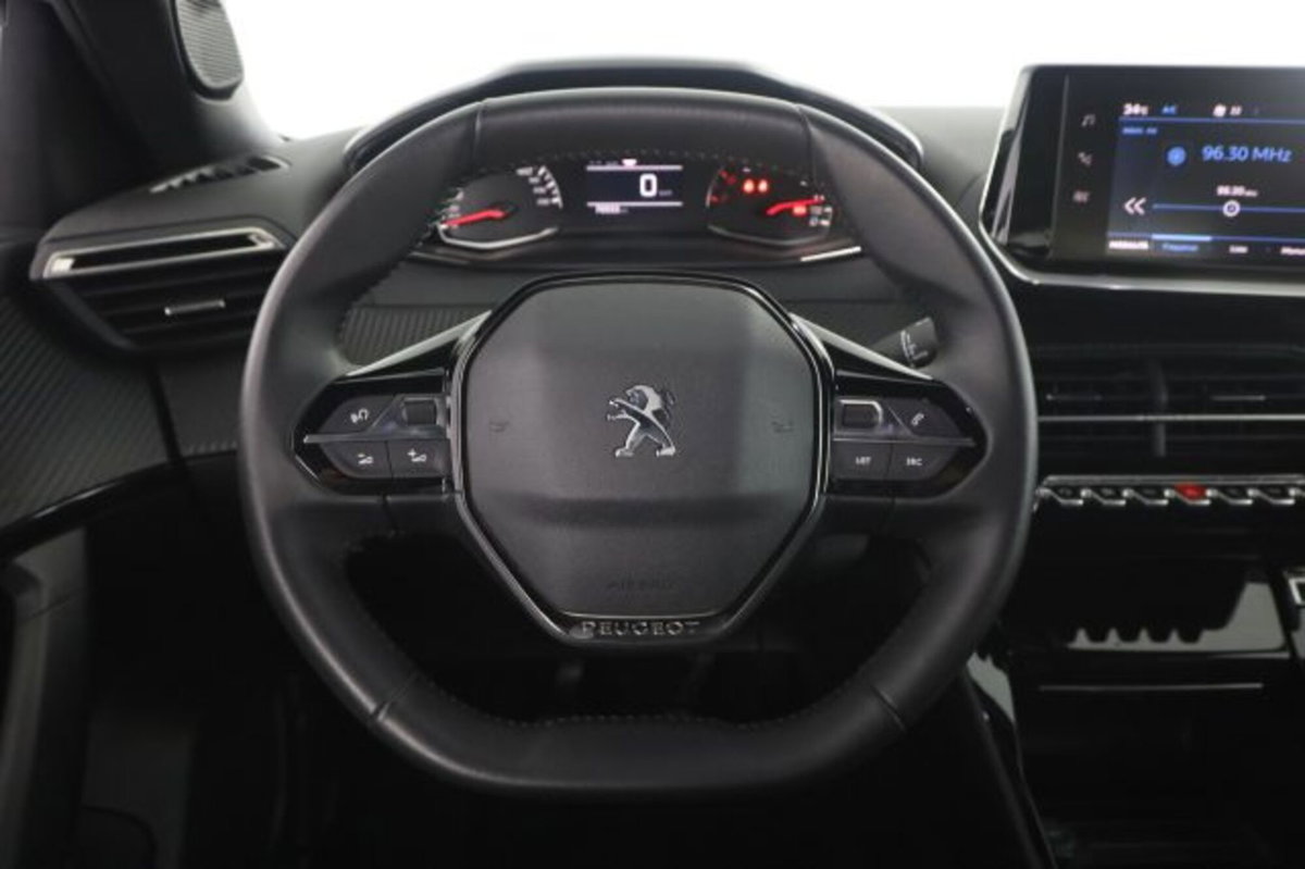 Peugeot 2008 PureTech 100 S&S Allure (5)
