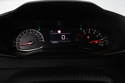 Peugeot 2008 PureTech 100 S&S Allure (7)