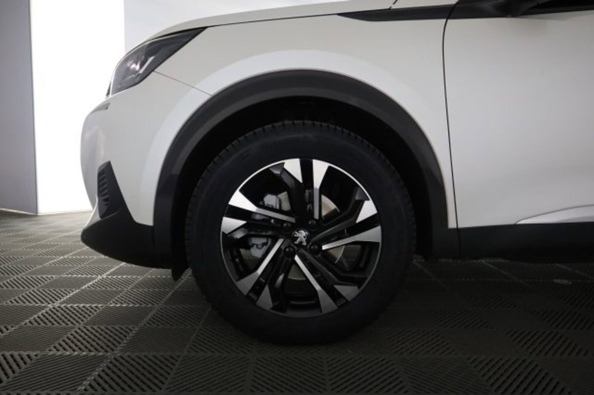 Peugeot 2008 PureTech 100 S&S Allure (8)